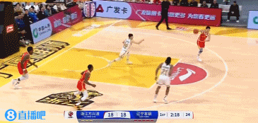 一回合5分！孙铭徽上篮2+0&比Too Small 纳纳利迎着鄢手骐进三分